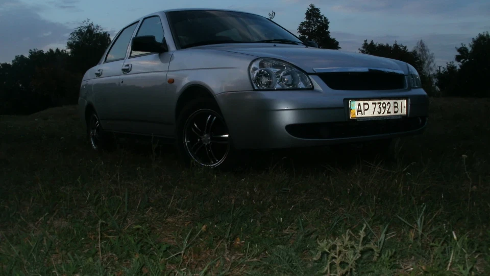 Lada Пріора Седан 2