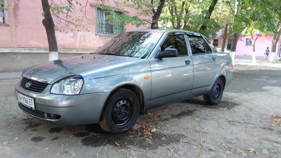 Lada Пріора Седан 3