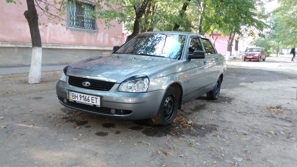 Lada Пріора Седан 4
