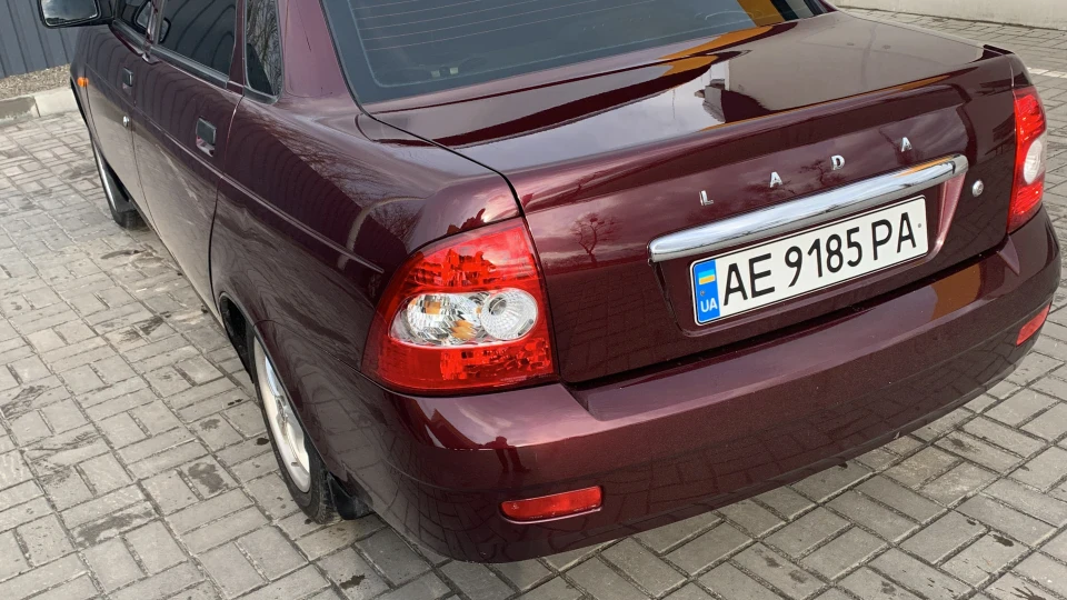 Lada Пріора Седан