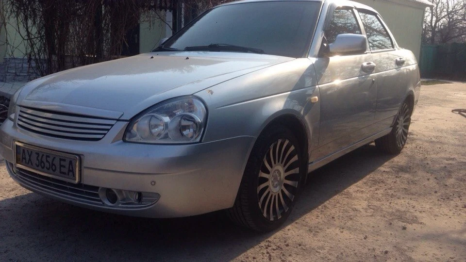 Lada Пріора Седан 2