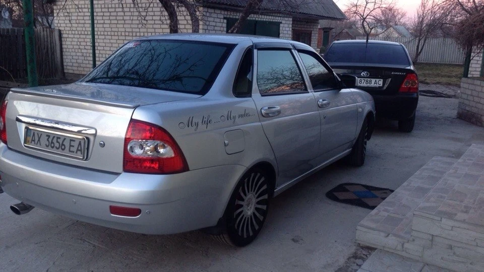 Lada Пріора Седан 3