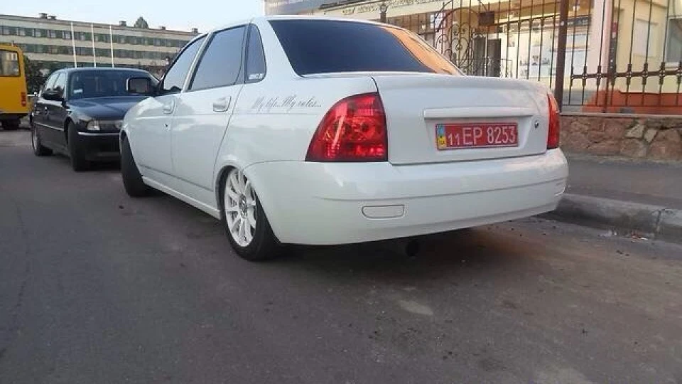 Lada Пріора Седан 3