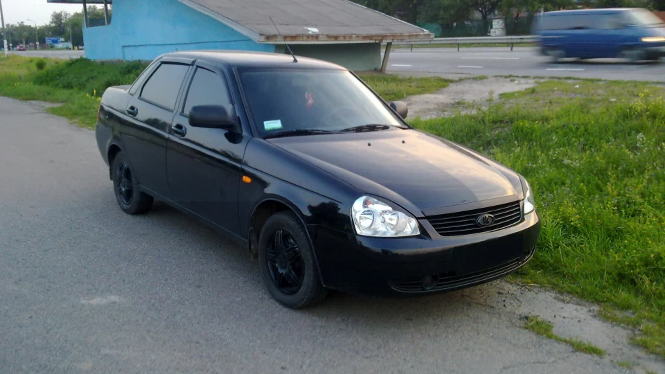 Lada Пріора Седан 2