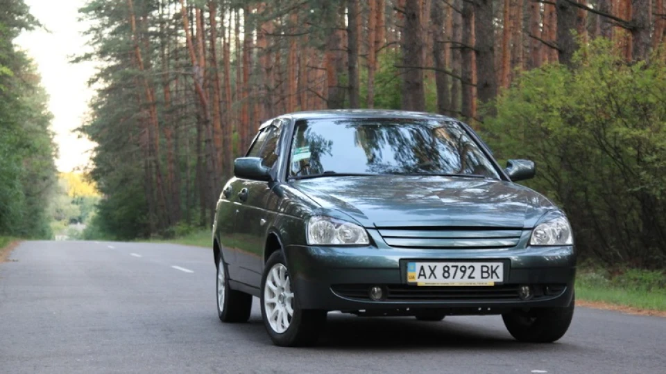 Lada Пріора Седан 4