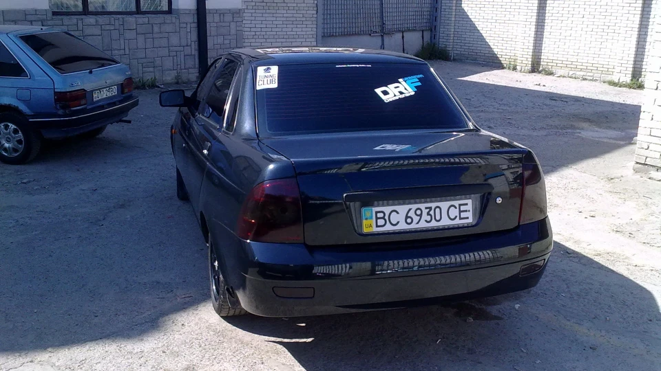 Lada Пріора Седан 2