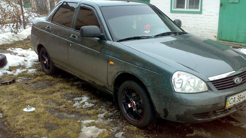 Lada Пріора Седан 3