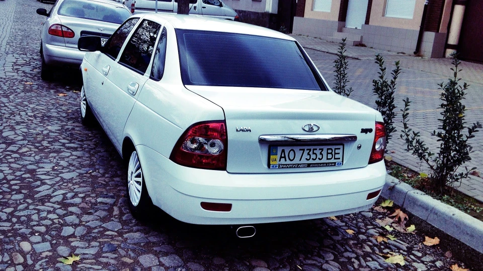 Lada Пріора Седан 3