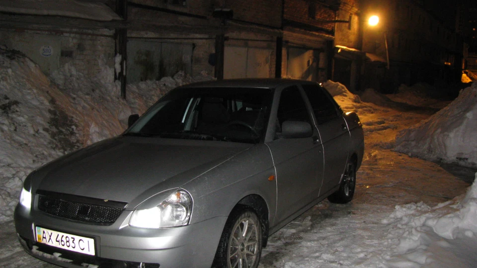 Lada Пріора Седан 3
