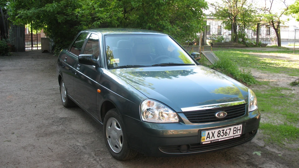 Lada Пріора Седан 4