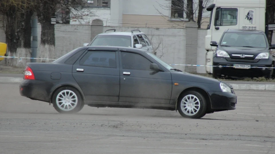 Lada Пріора Седан 3