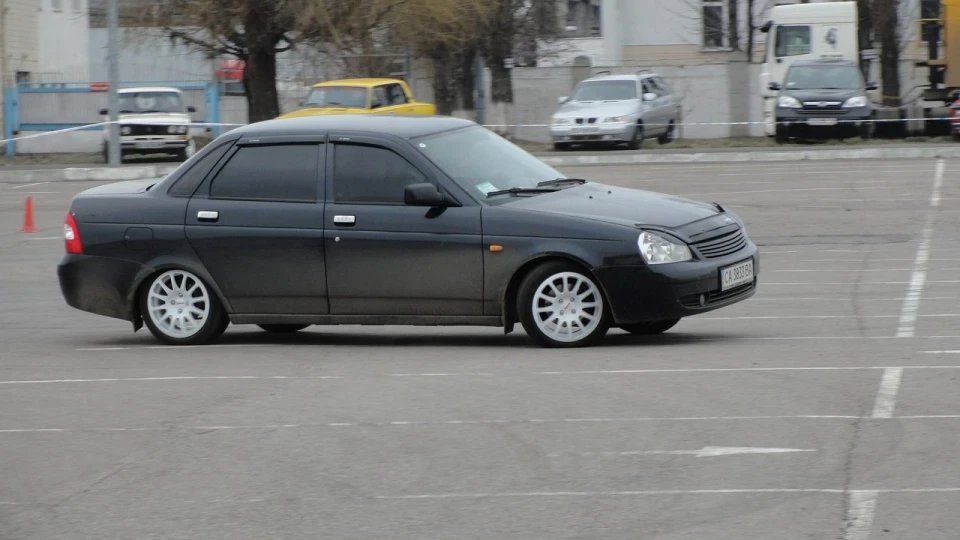 Lada Пріора Седан 4