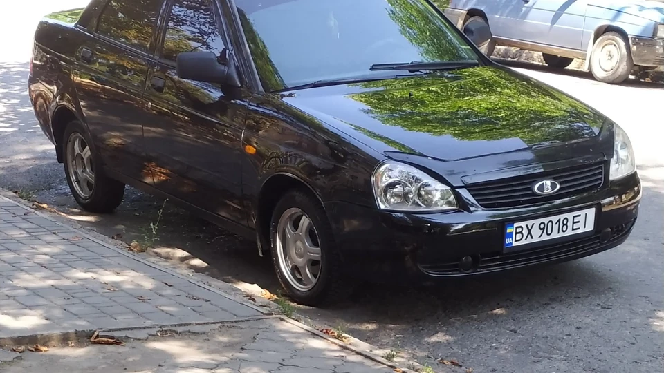 Lada Пріора Седан 2
