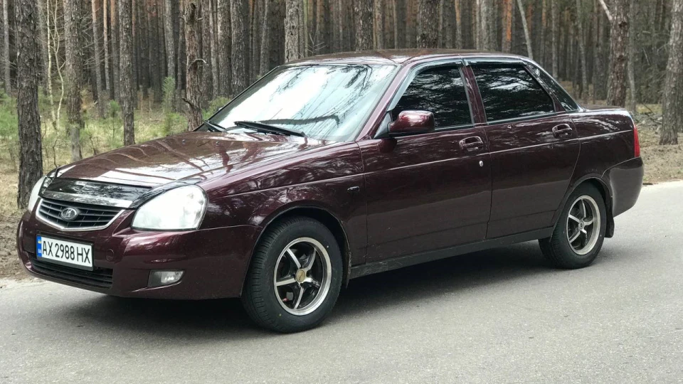 Lada Пріора Седан 3