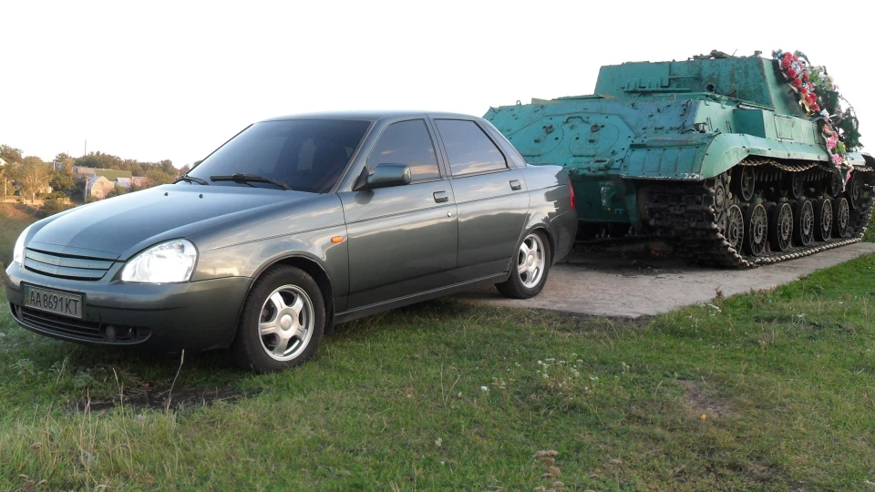 Lada Пріора Седан 3