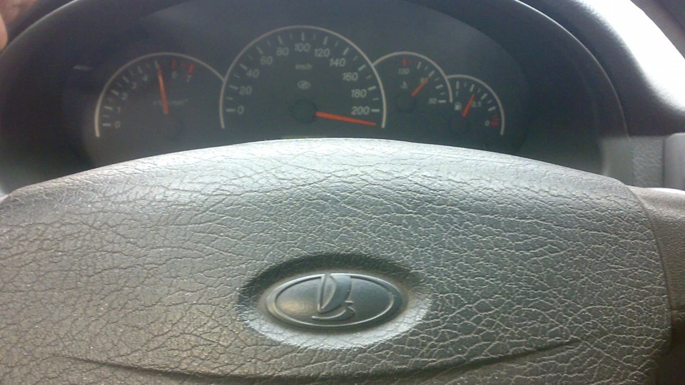 Lada Пріора Седан 2