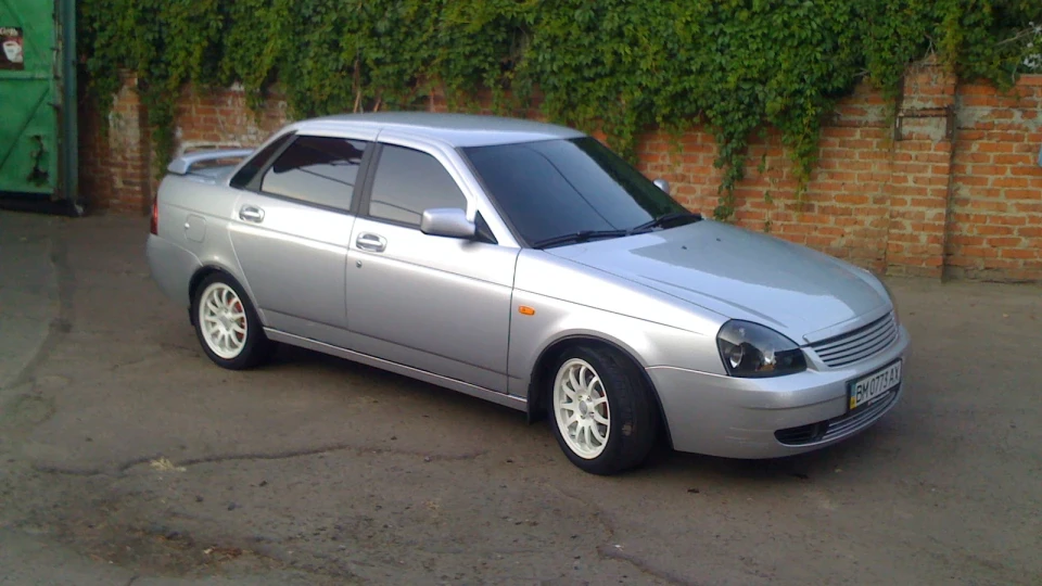 Lada Пріора Седан 2