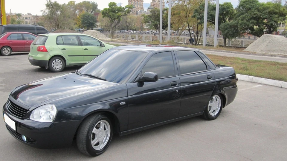 Lada Пріора Седан 2