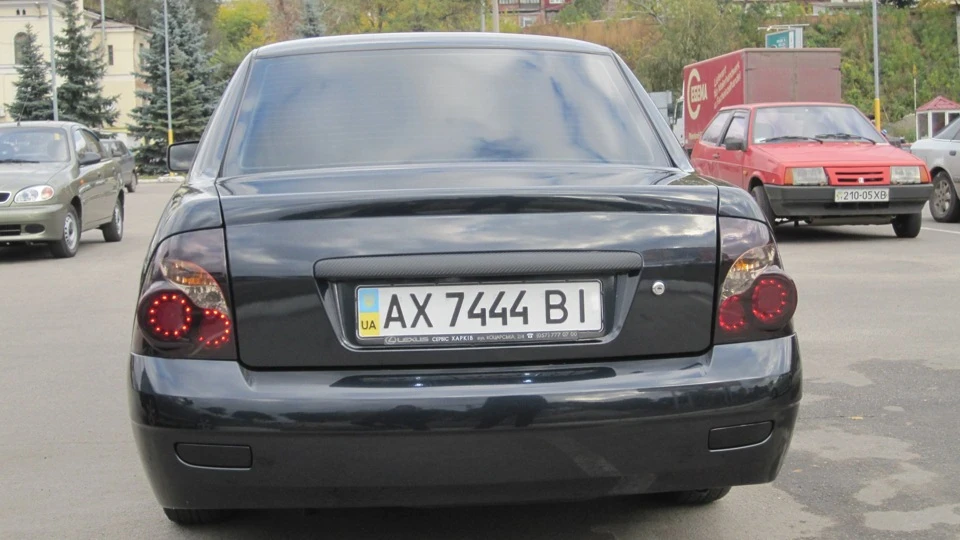 Lada Пріора Седан 4