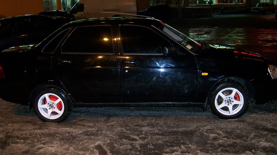 Lada Пріора Седан 2