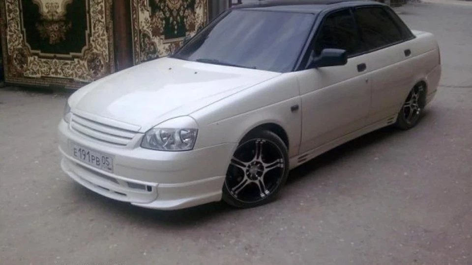 Lada Пріора Седан 2