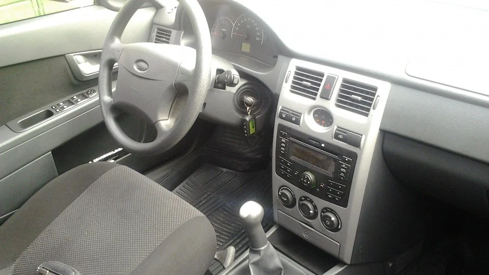 Lada Пріора Седан 4