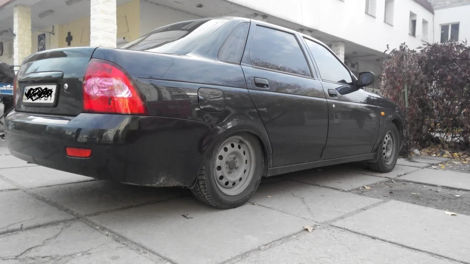 Lada Пріора Седан 3