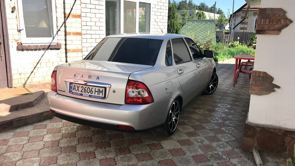Lada Пріора Седан
