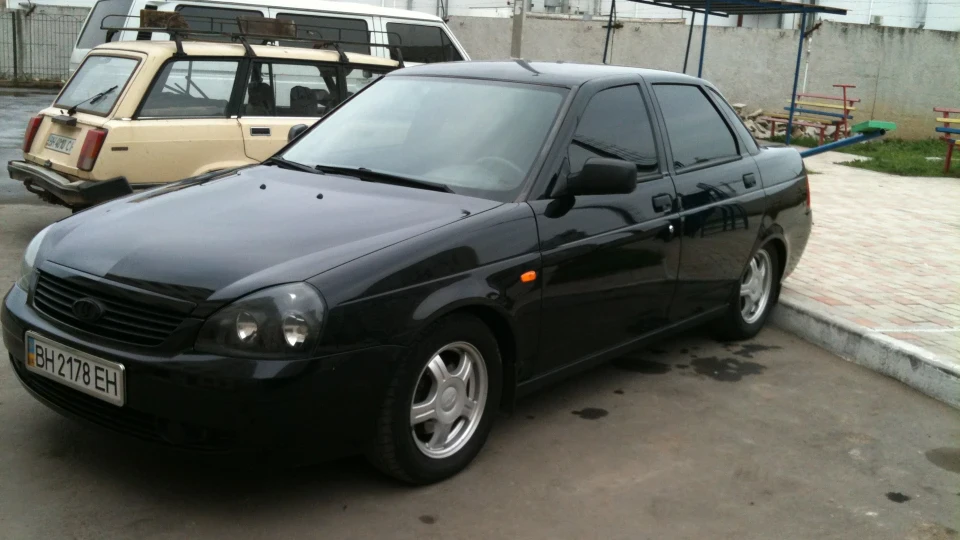 Lada Пріора Седан 2