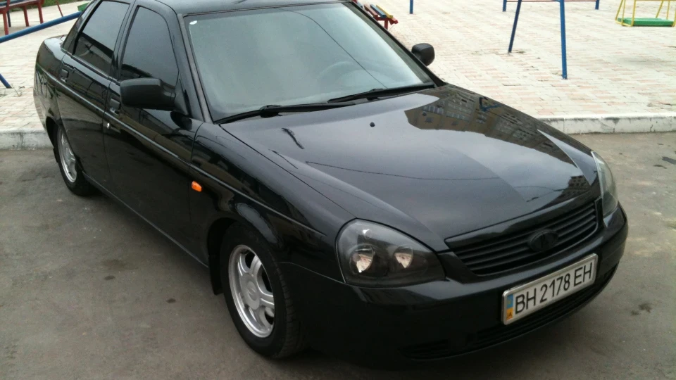 Lada Пріора Седан 4