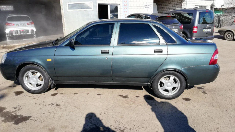 Lada Пріора Седан 3