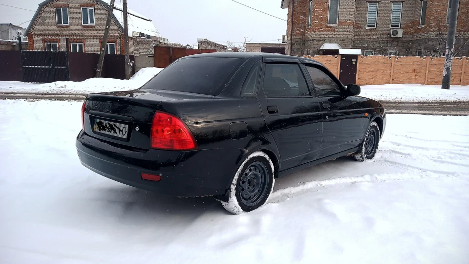 Lada Пріора Седан 4