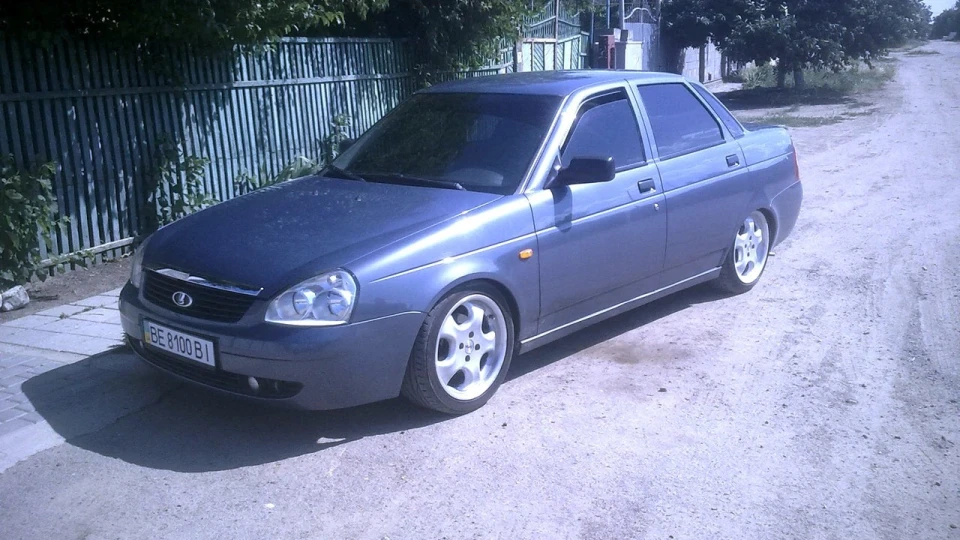 Lada Пріора Седан