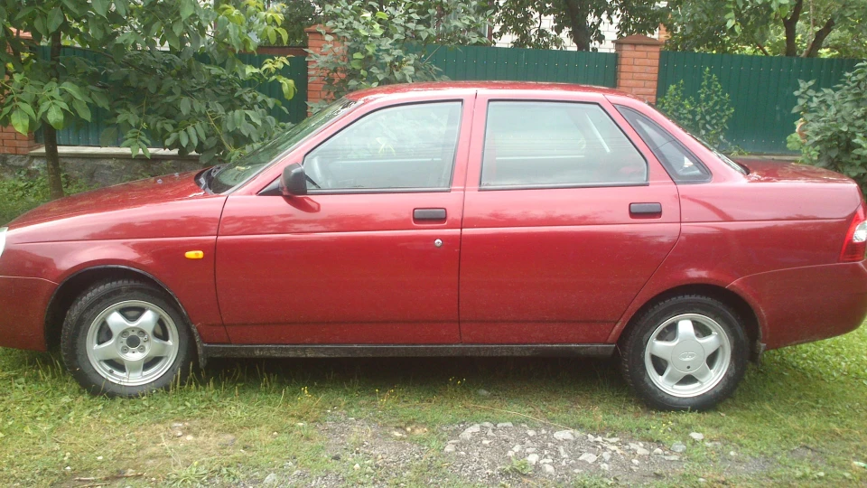 Lada Пріора Седан 2
