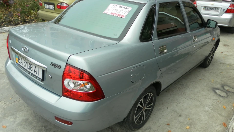 Lada Пріора Седан 3