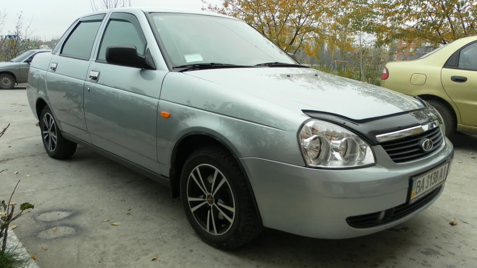 Lada Пріора Седан 4