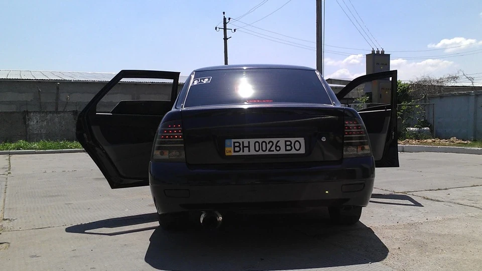 Lada Пріора Седан 2