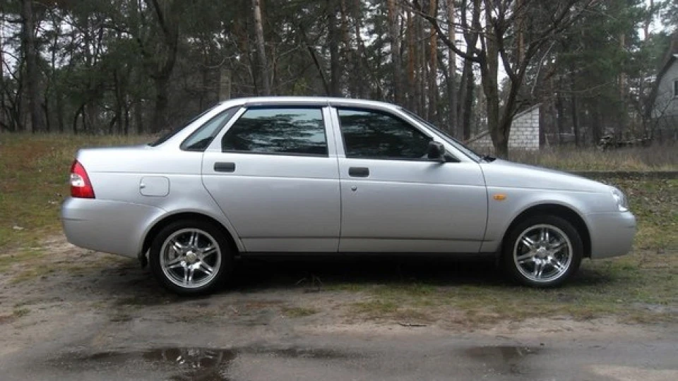 Lada Пріора Седан