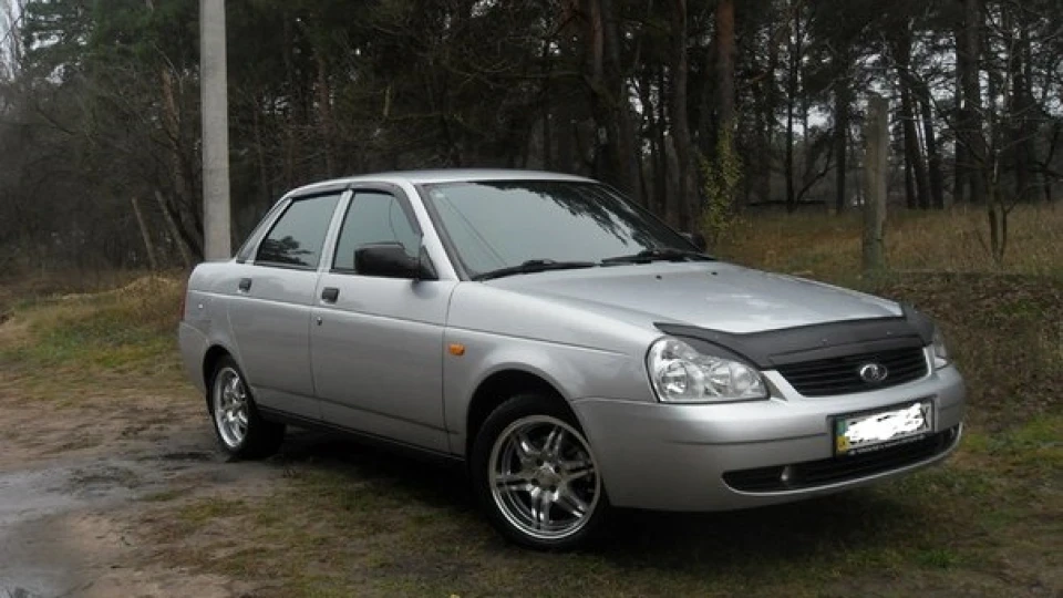 Lada Пріора Седан 2