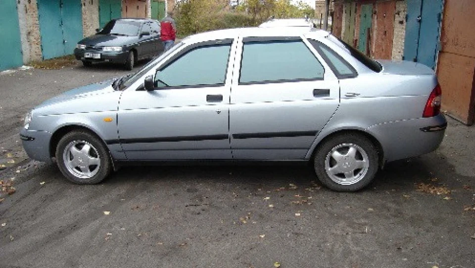 Lada Пріора Седан 2