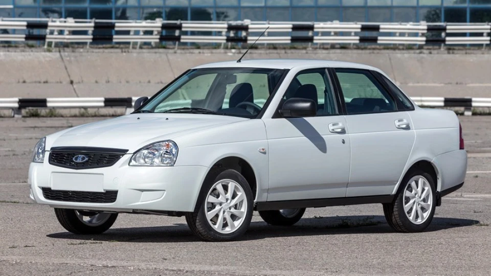 Lada Пріора Седан 2