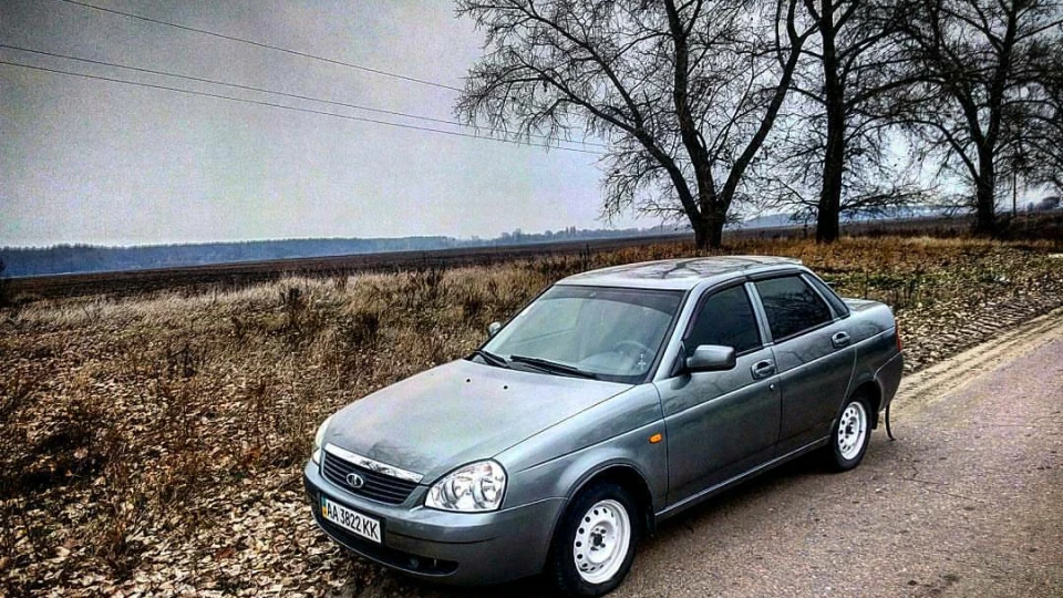 Lada Пріора Седан 2