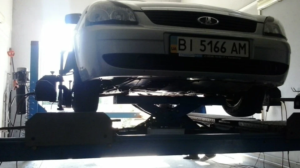 Lada Пріора Седан 2
