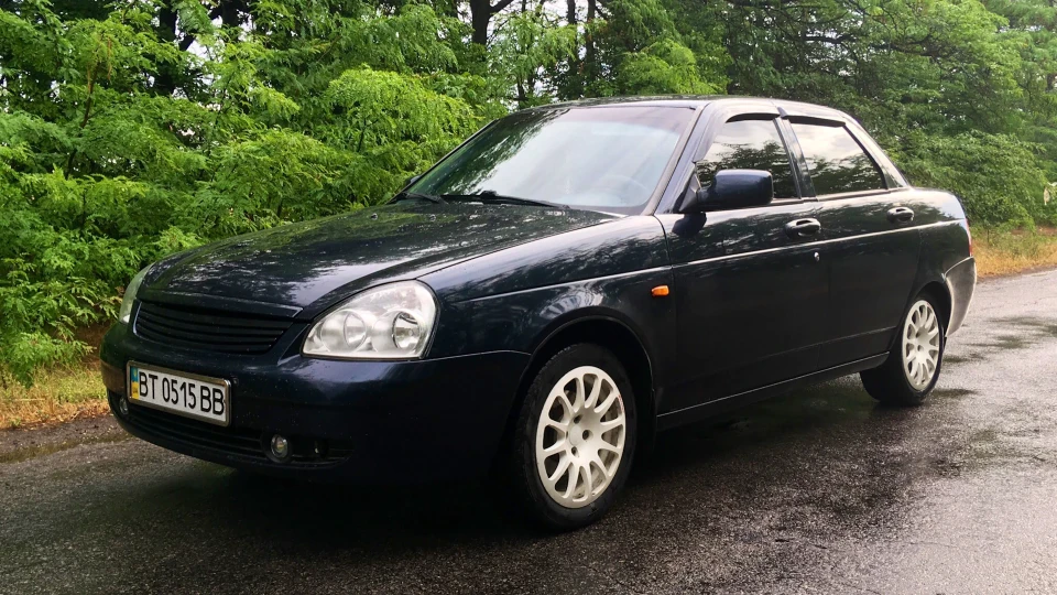 Lada Пріора Седан 001 4