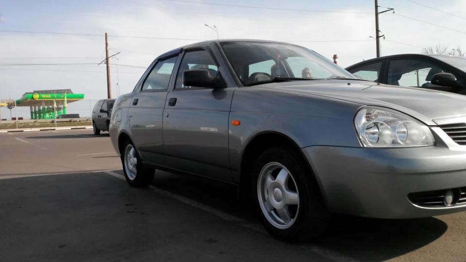 Lada Пріора Седан 16 клапанів. 3