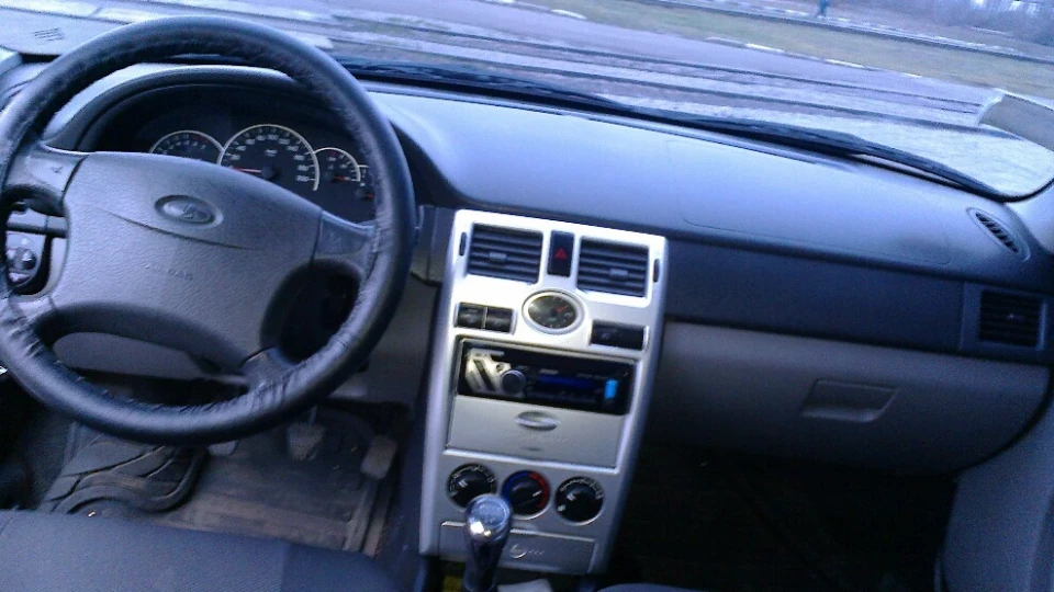 Lada Пріора Седан 1.6V16 4