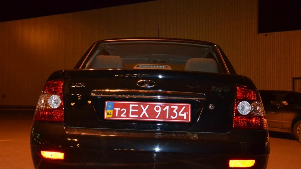 Lada Пріора Седан 458 italia 4