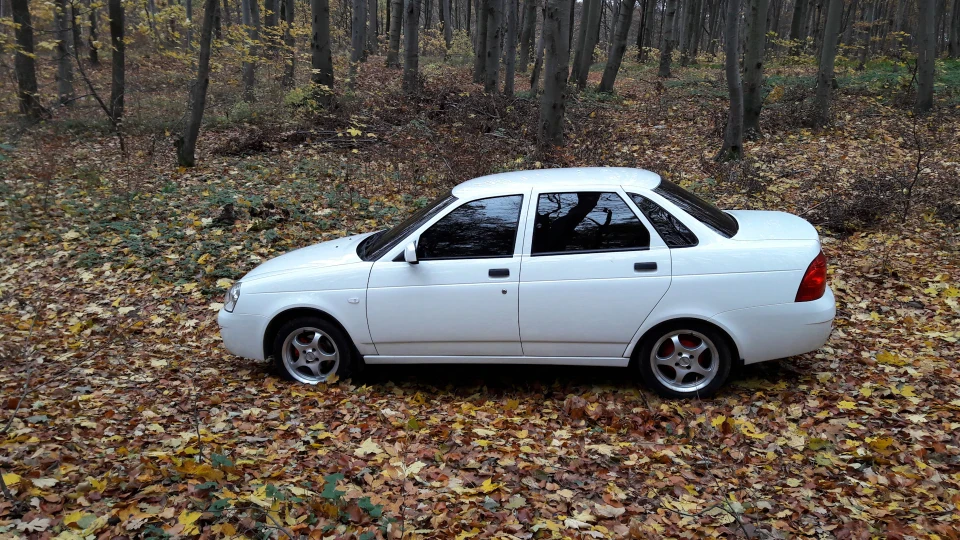 Lada Пріора Седан Біла пріора седан 2016 5