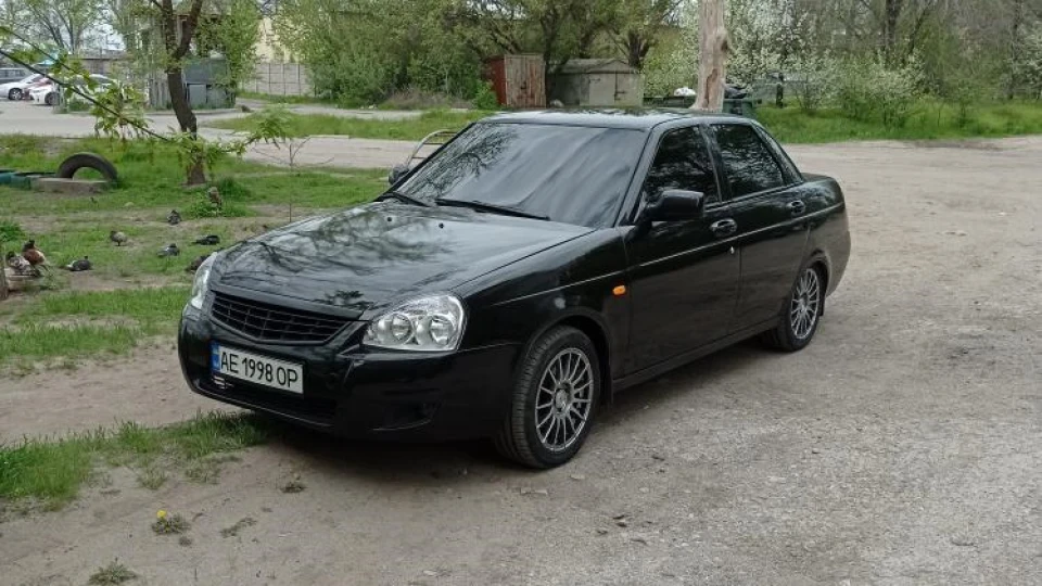 Lada Пріора Седан Black Panther 4