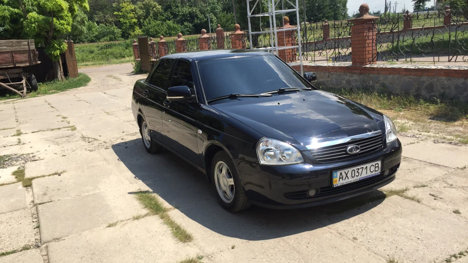 Lada Пріора Седан Black Panther 3